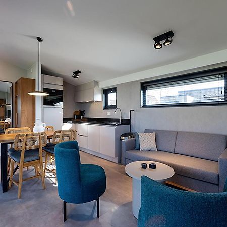 Luxury Docklodge On The Water Delfstrahuizen Buitenkant foto