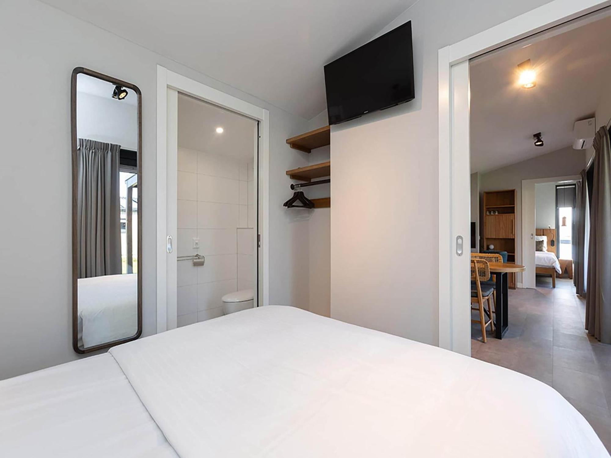 Luxury Docklodge On The Water Delfstrahuizen Buitenkant foto