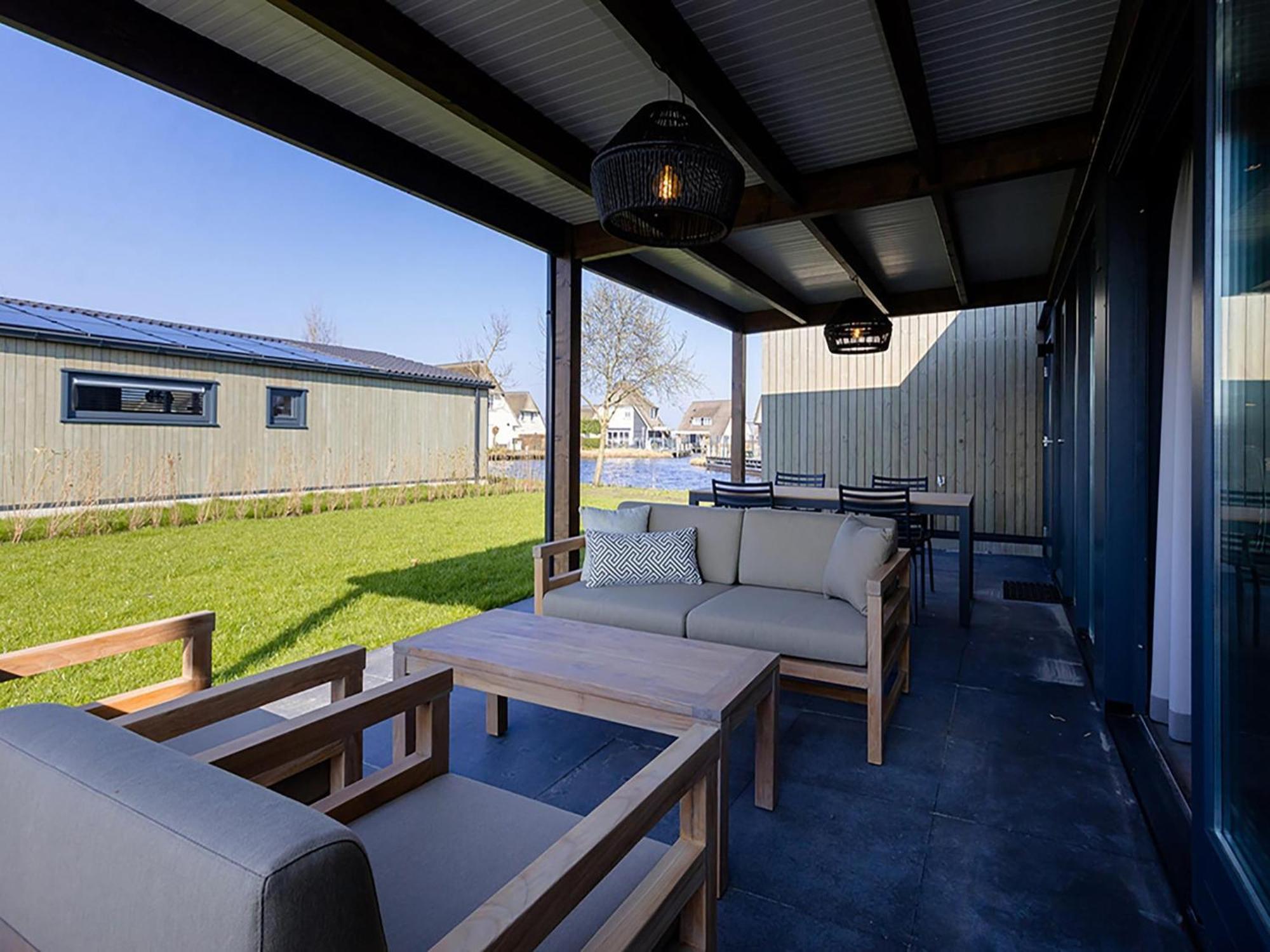Luxury Docklodge On The Water Delfstrahuizen Buitenkant foto